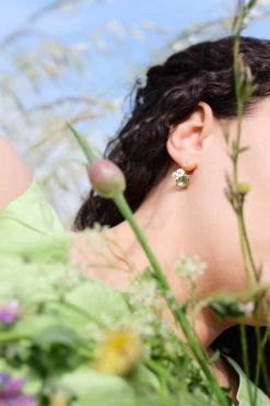 Les Néréides Boucles D'oreilles Dormeuses Parterre De Marguerites -Les Néréides fr 0cce8d34 7617 4223 8086 28000f026424
