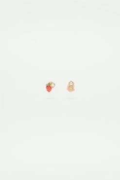 Les Néréides Boucles D'oreilles Tiges Asymétriques Fraises Des Bois Et Fleurs Rose