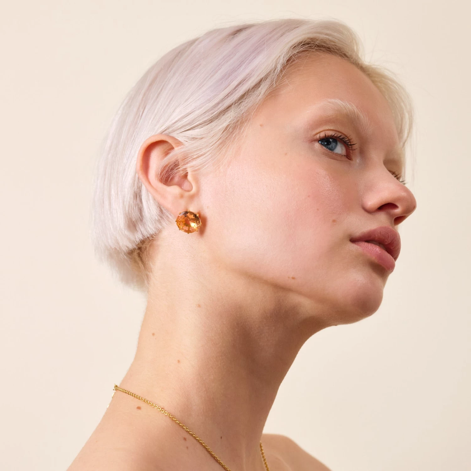 Les Néréides Boucles D'oreilles Dormeuses Pierre Ronde La Diamantine Rose Abricot 2 Les Néréides Boucles D'oreilles Dormeuses Pierre Ronde La Diamantine Rose Abricot – Image 2