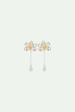 Les Néréides Boucles D'oreilles Pendantes Marguerite Et Pétale Pavé De Cristaux Blancs