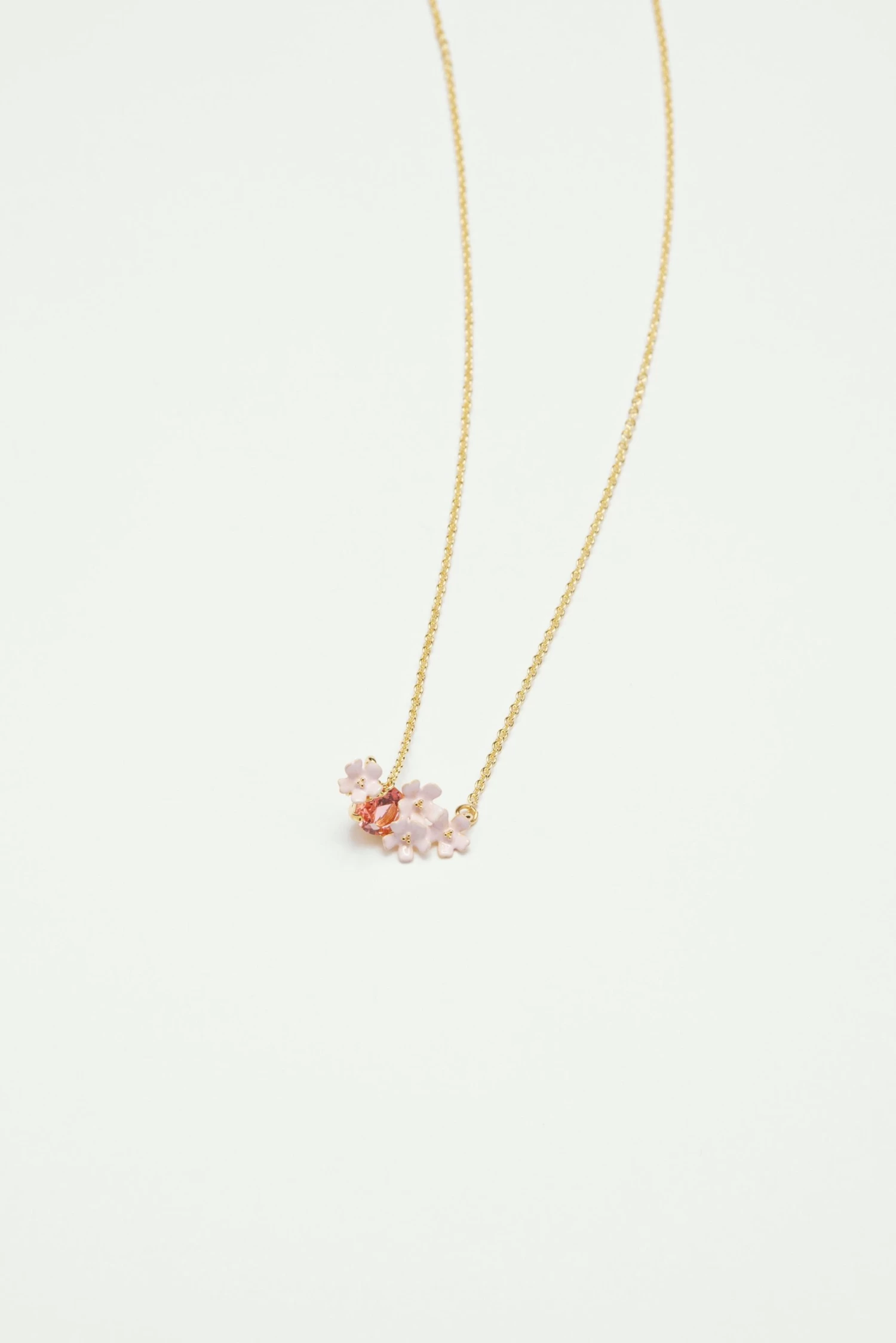 Les Néréides Collier Plastron Fleurs De Verveine Et Pierre Ronde 3 Les Néréides Collier Plastron Fleurs De Verveine Et Pierre Ronde – Image 3