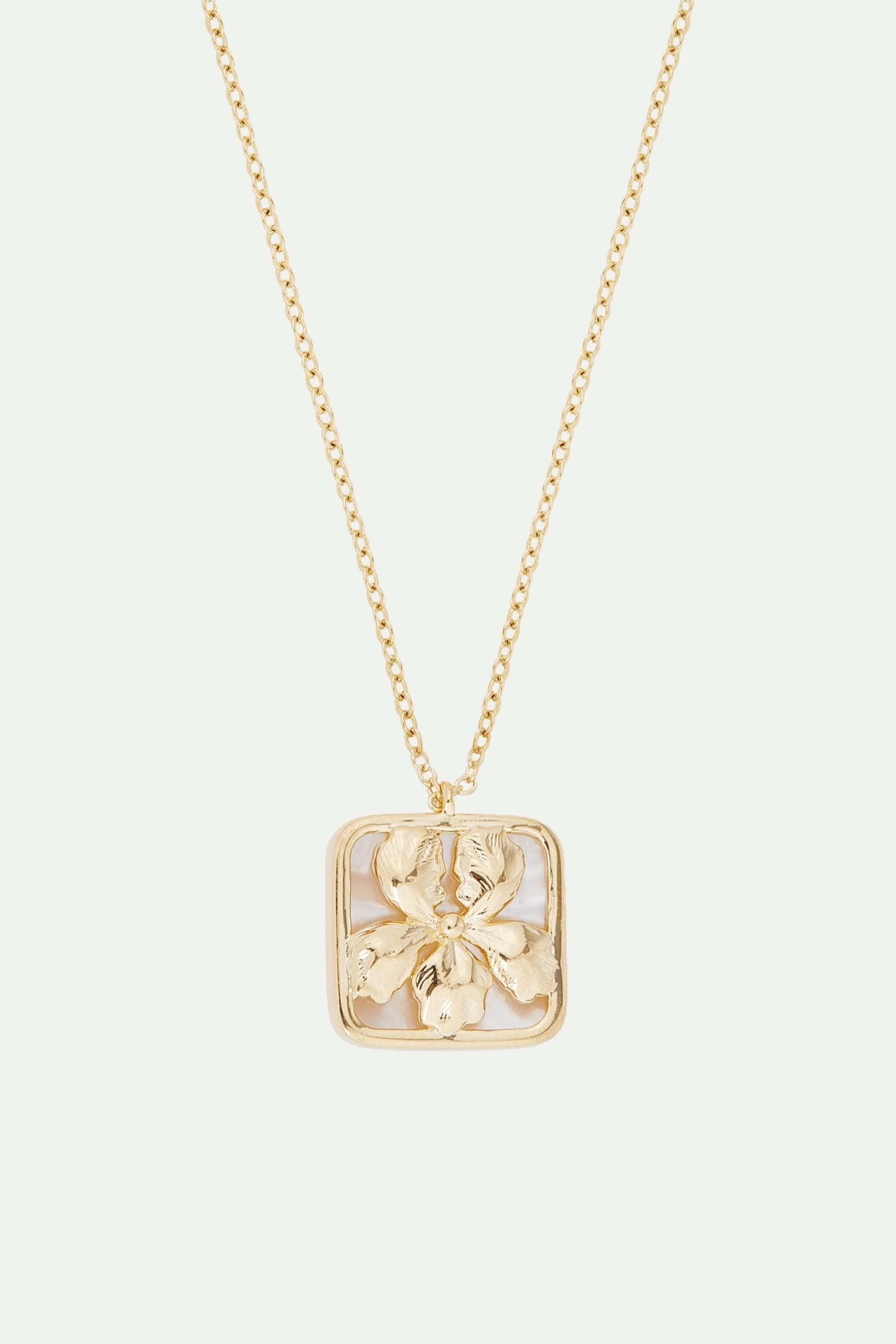 Les Néréides Collier Pendentif Iris Sur Plaque De Nacre 1 Les Néréides Collier Pendentif Iris Sur Plaque De Nacre
