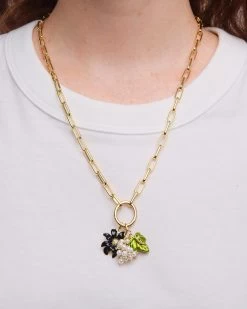 Les Néréides Pendentif Fleur De Lys Noir : Élégance Et Protection -Les Néréides fr 64f81b1b 44e3 4aa9 8b27 4a538cab299c