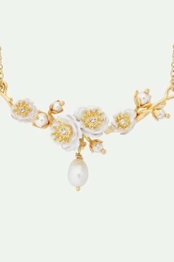 Les Néréides Collier Plastron Branche De Roses Blanches Et Perles -Les Néréides fr befce833 37e4 43ee b69d ed6a055e4960