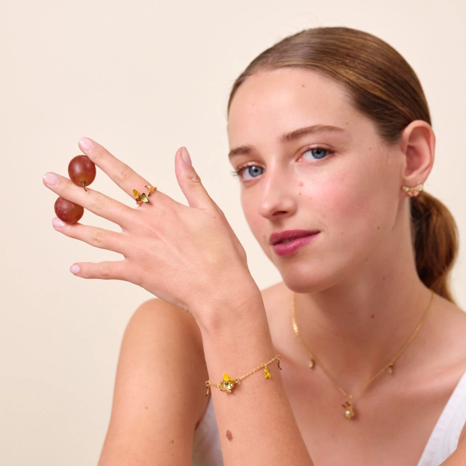 Les Néréides Bague Ajustable Papillons Colorés Et Cocinelle émaillés 2 Les Néréides Bague Ajustable Papillons Colorés Et Cocinelle émaillés – Image 2