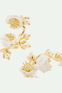 Les Néréides Boucles D'oreilles Créoles Branche De Roses Blanches Et Perles -Les Néréides fr c3c093ea 3a7d 4a31 a564 316188d83333