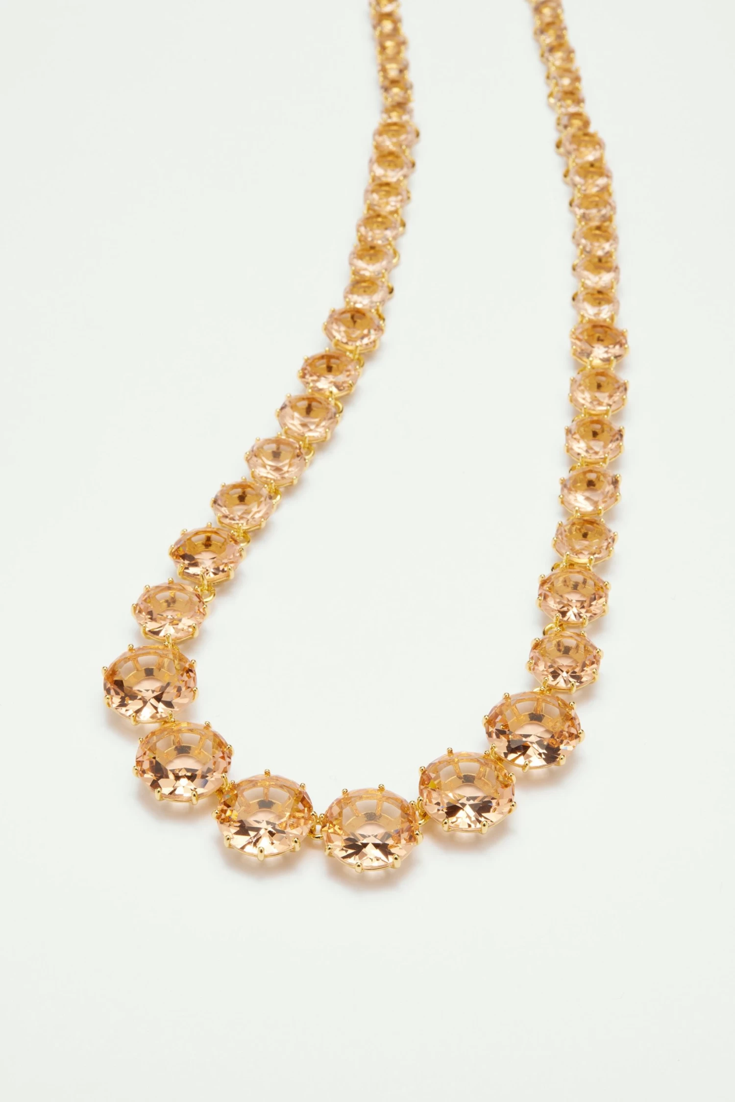 Les Néréides Collier Sautoir Pierres Rondes La Diamantine Rose Abricot 3 Les Néréides Collier Sautoir Pierres Rondes La Diamantine Rose Abricot – Image 3