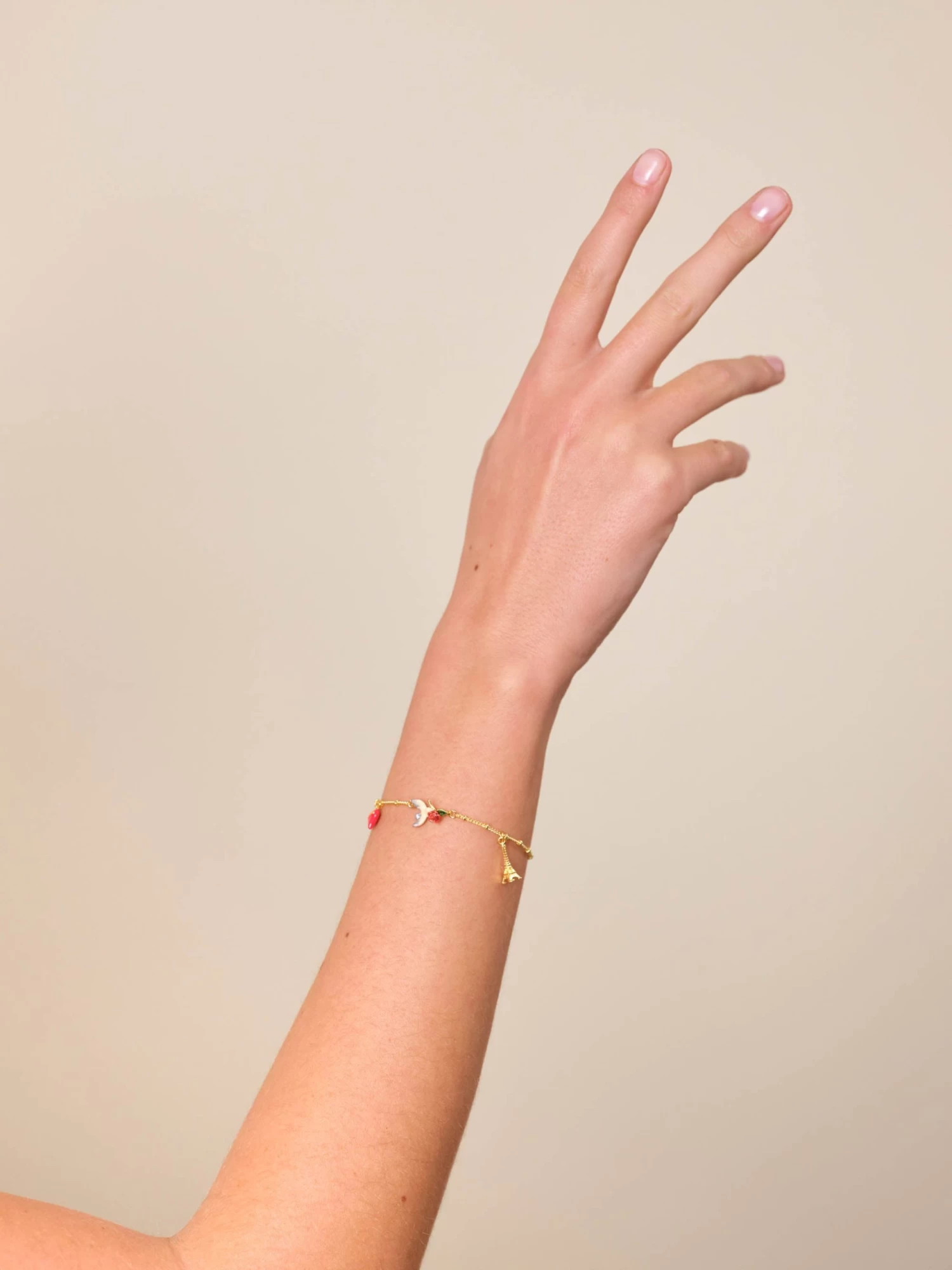 Les Néréides Bracelet Fin Tour Eiffel, Coeur, Moineau Et Rose 2 Les Néréides Bracelet Fin Tour Eiffel, Coeur, Moineau Et Rose – Image 2