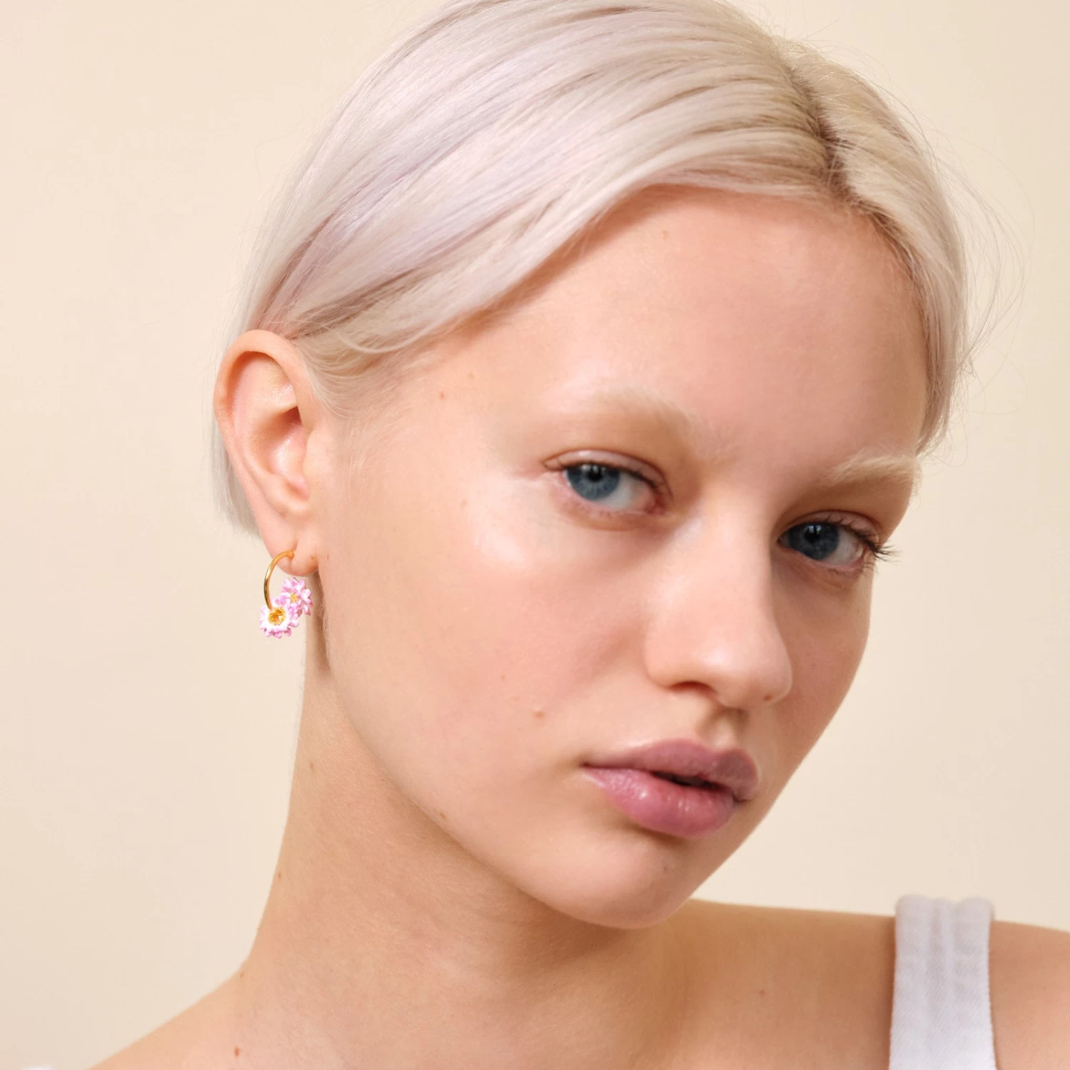 Les Néréides Boucles D’oreilles Tiges Créoles Et Marguerites 2 Les Néréides Boucles D’oreilles Tiges Créoles Et Marguerites – Image 2