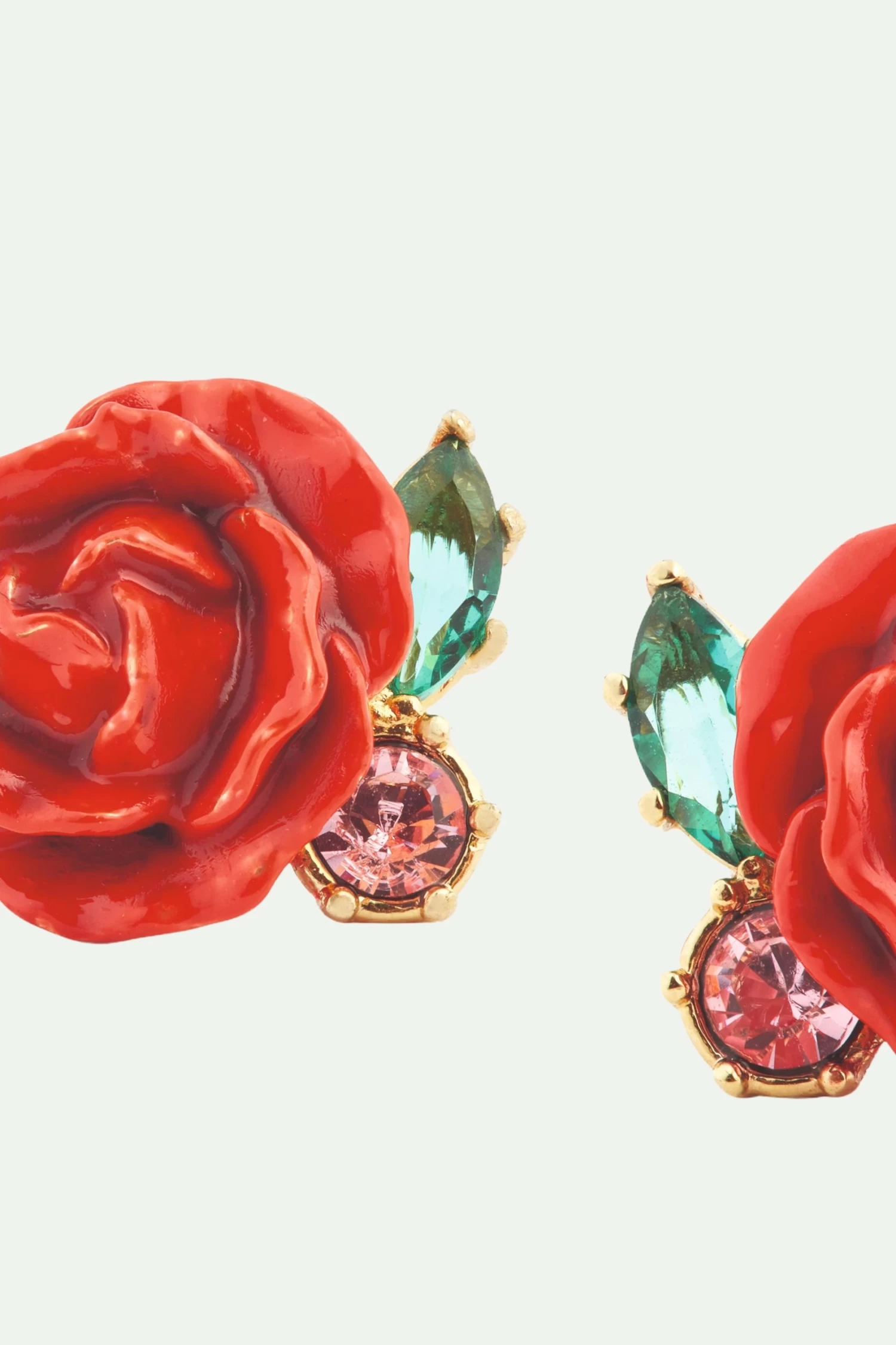 Les Néréides Boucles D'oreilles Tiges Rose Rouge Et Cristal Rose 3 Les Néréides Boucles D'oreilles Tiges Rose Rouge Et Cristal Rose – Image 3