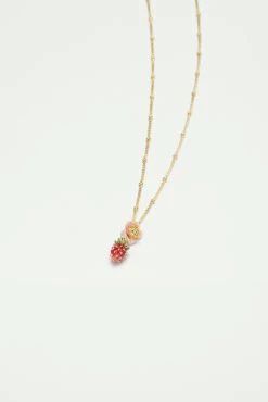 Les Néréides Collier Pendentif Fraise Des Bois Et Fleur Rose -Les Néréides fr eb48944d 677e 4228 a44f acf81b590a0a